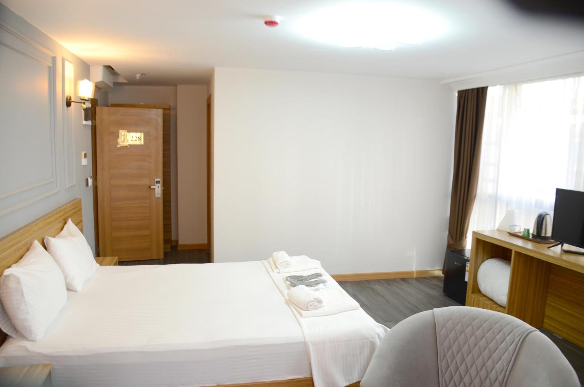 Waves Hotel Istanbul Bagian luar foto