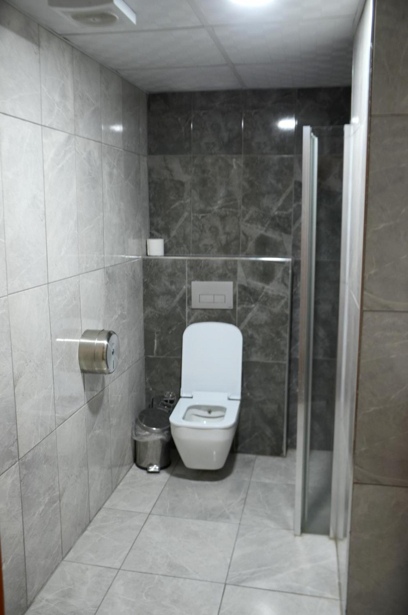 Waves Hotel Istanbul Bagian luar foto