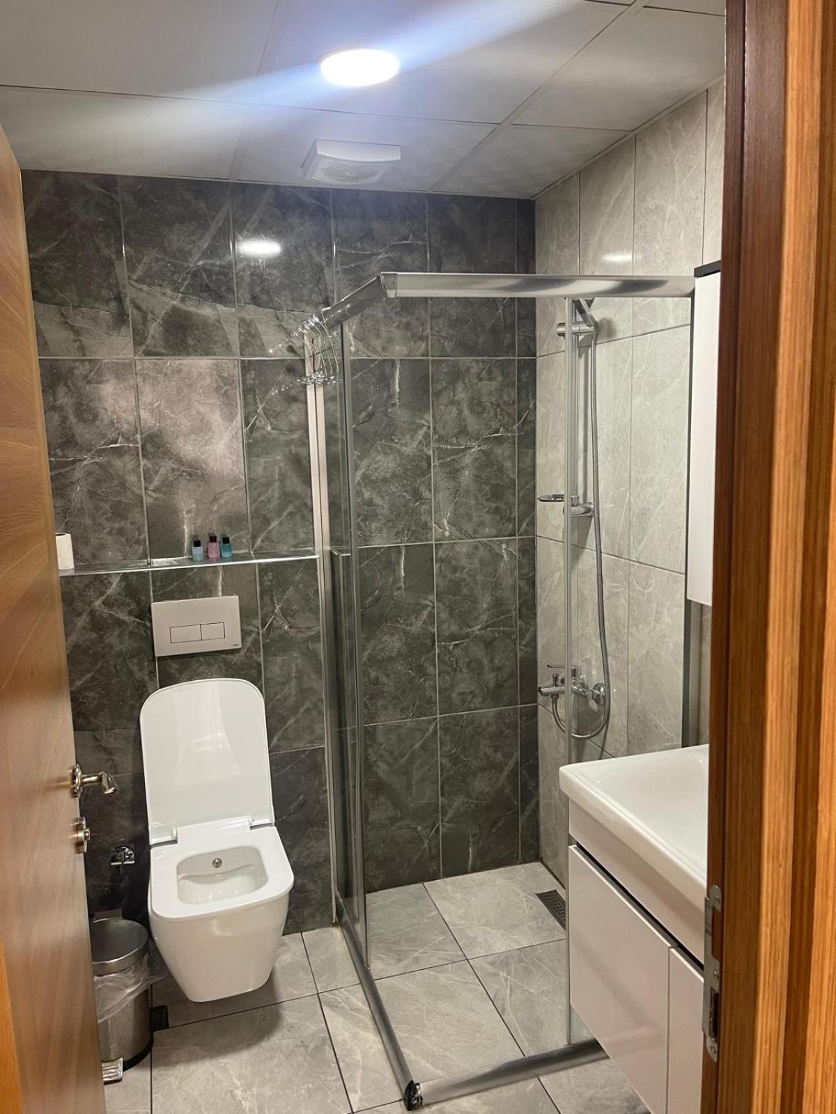 Waves Hotel Istanbul Bagian luar foto